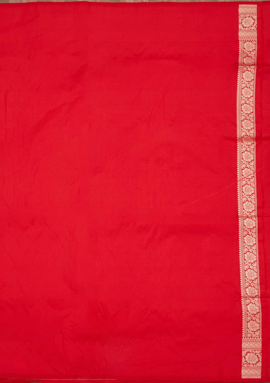 Red Silk Jaal Zariwork Saree With Matching Blouse Piece