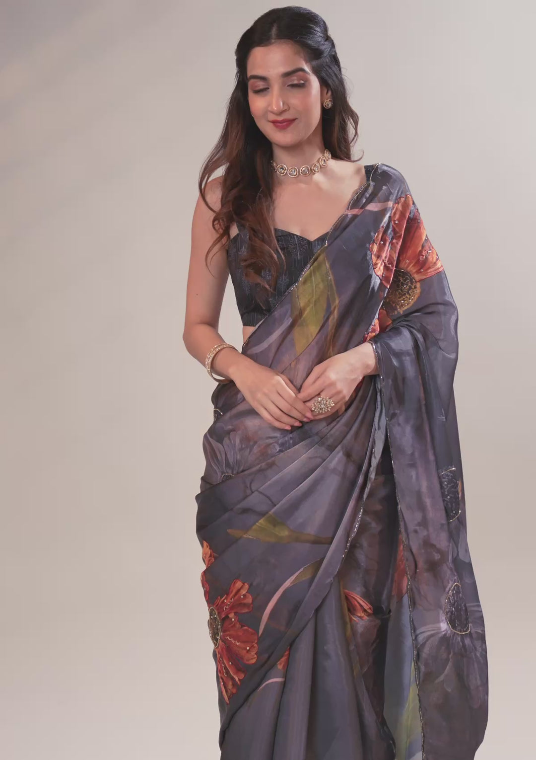 Koskii Organza Grey Saree with Cutdana Embroidery – Elegant Evening Wear