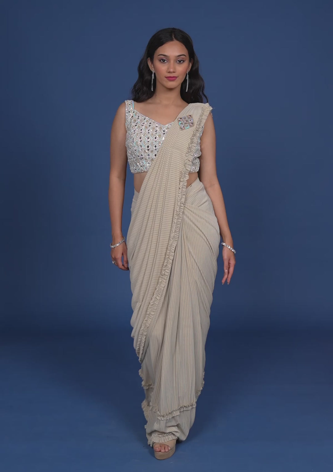 Koskii Beige Georgette Saree with Mirrorwork – Elegant Evening Wear